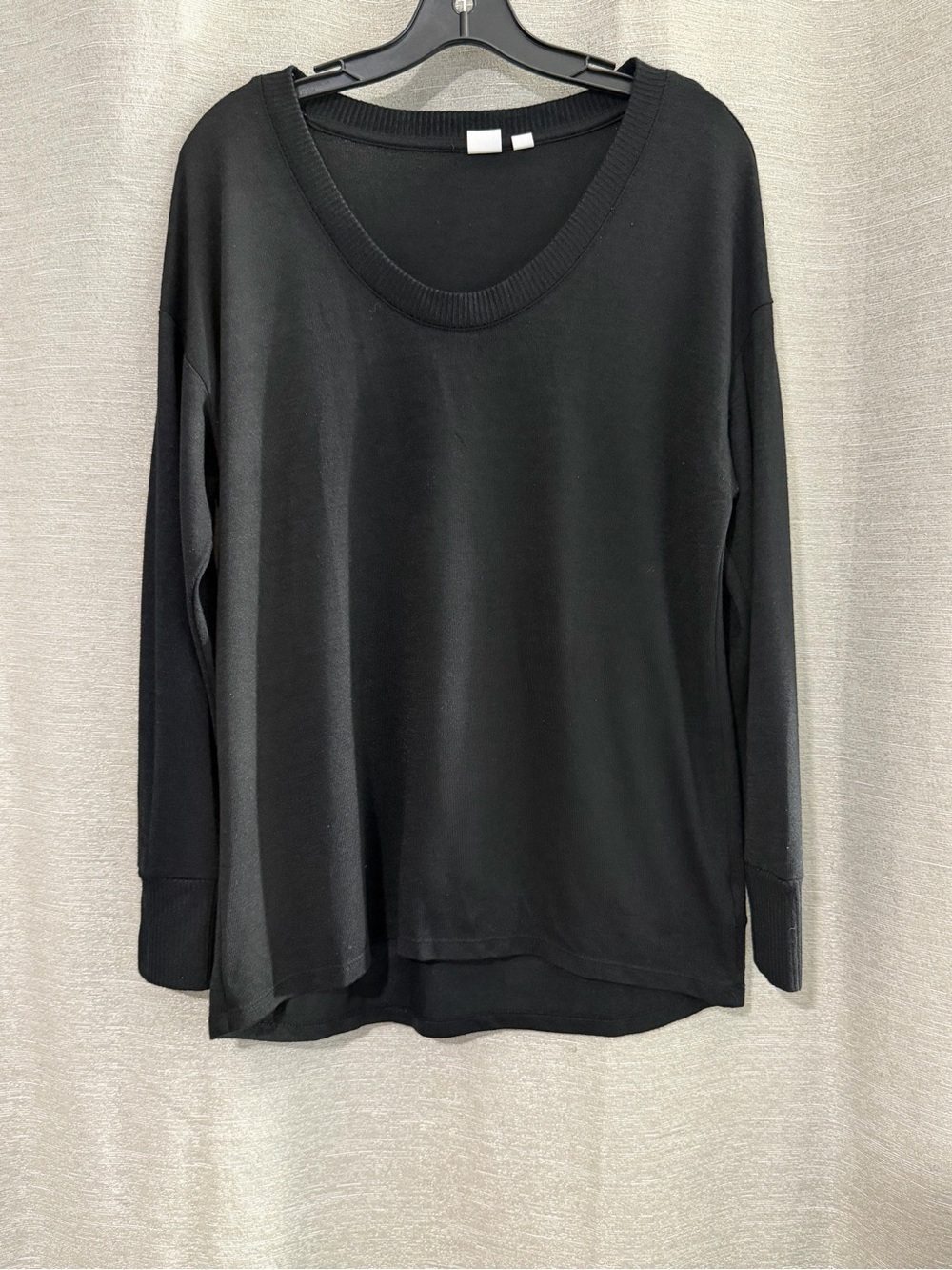 GAP Black Long Sleeve Scoop Neck Tee